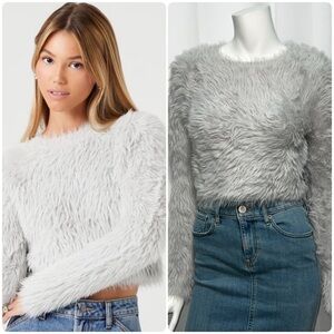 NWT Forever 21 Shaggy Faux Fur Cropped Long Sleeve Sweater Silver/Gray Small